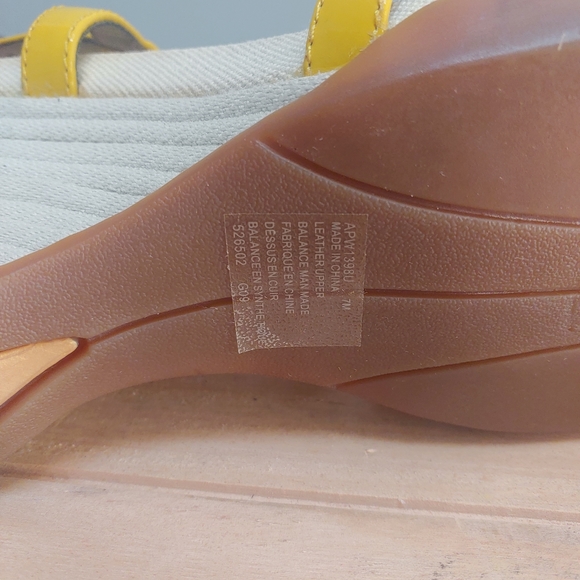 (2/$20) Rockport yellow wedge espadrilles size 7 👑 Host Pick 👑 - Picture 9 of 13